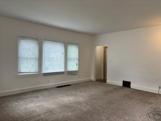 Building Photo - 317 N Monroe St