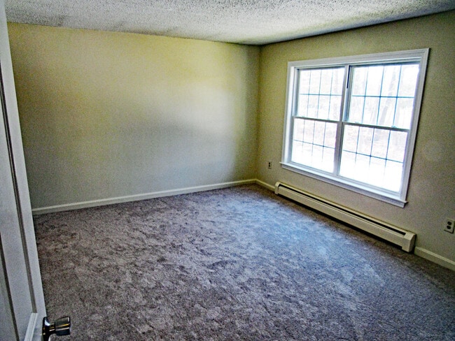 Building Photo - 50 Brookside Dr