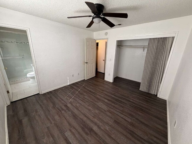 Building Photo - Spacious Single-Story Home with Large Yard & Classic Charm