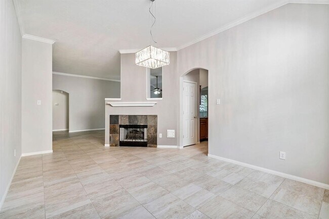 Building Photo - 1319 Castlemist Dr