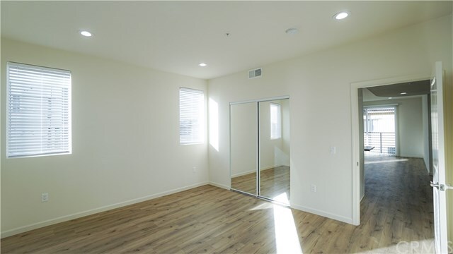 Building Photo - 4543 Saturn St