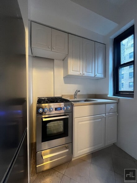 Building Photo - EAST 56 STREET