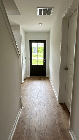 Building Photo - 442 Blair Rd