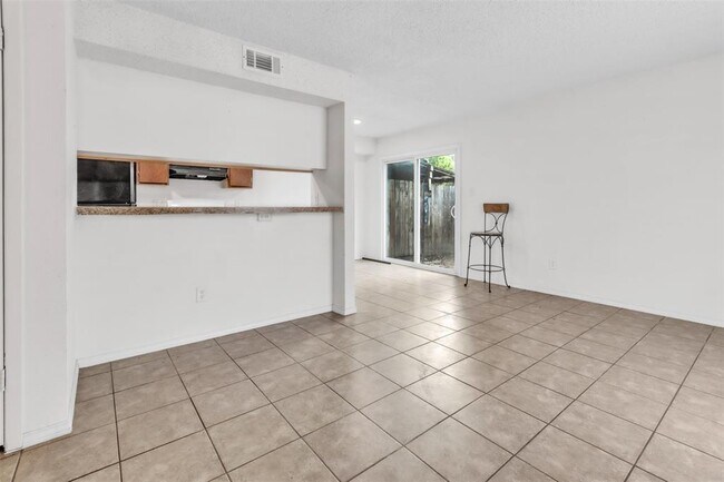 Building Photo - 5805 Cougar Dr