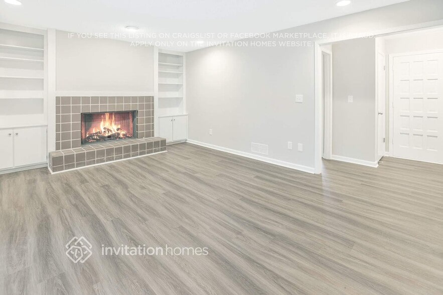 Building Photo - 2463 Rockwood Way SW