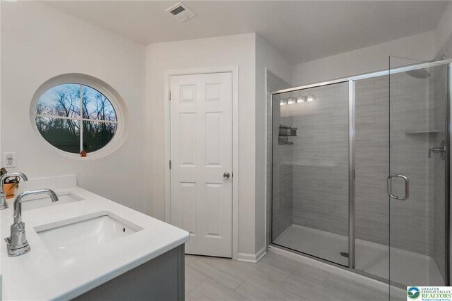 Building Photo - 164 Maureen Ln