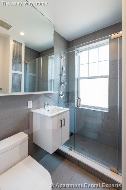 Building Photo - 18 Forest St