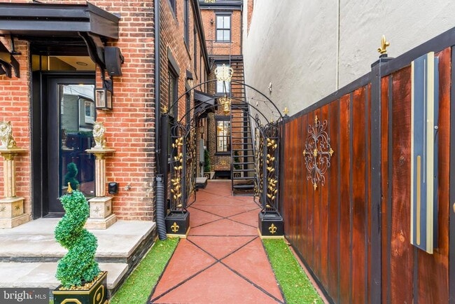 Building Photo - 810 Prince St