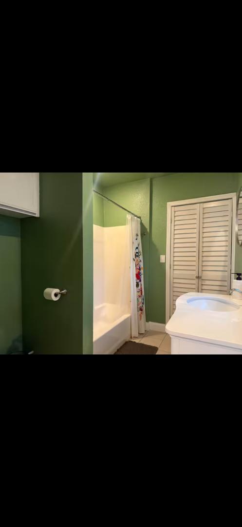 Building Photo - 4000 4th Ave