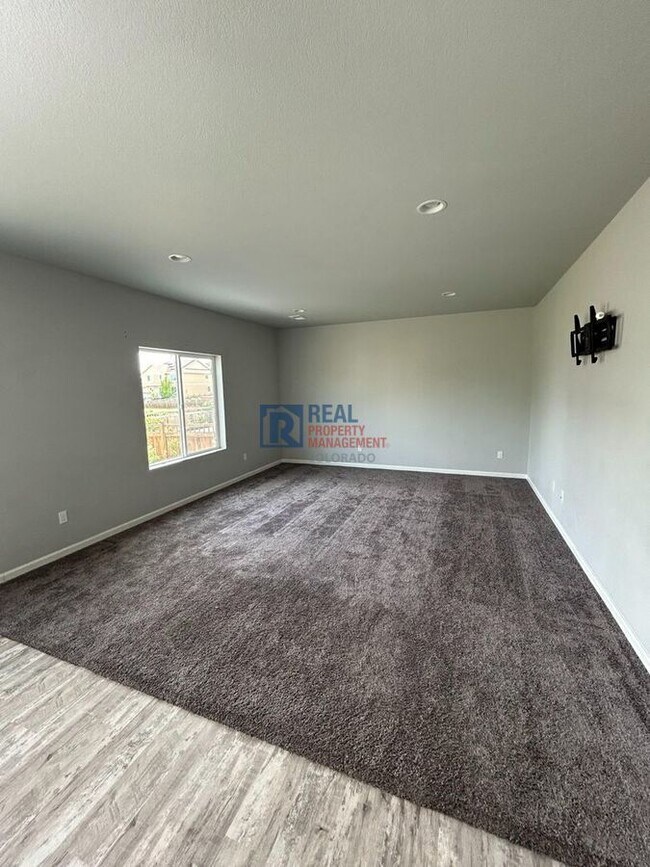 Building Photo - 2909 Quartz Pl