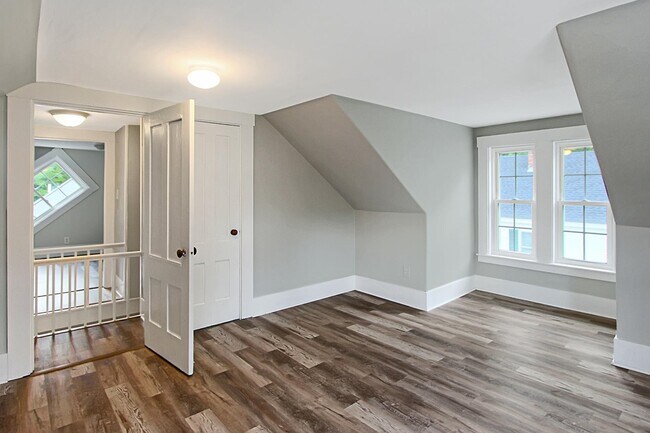 Building Photo - 35 Souhegan St