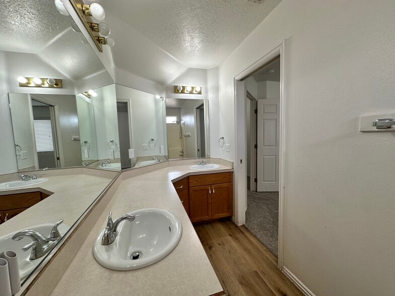Building Photo - 1063 S 430 E