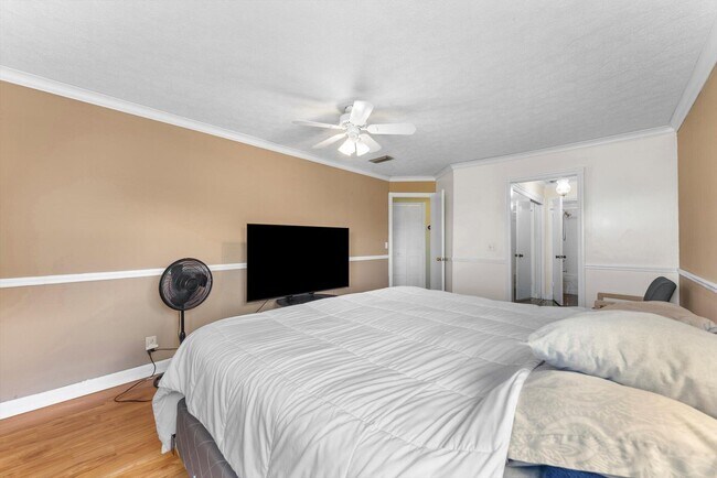 Building Photo - 8000 Lagos De Campo Blvd