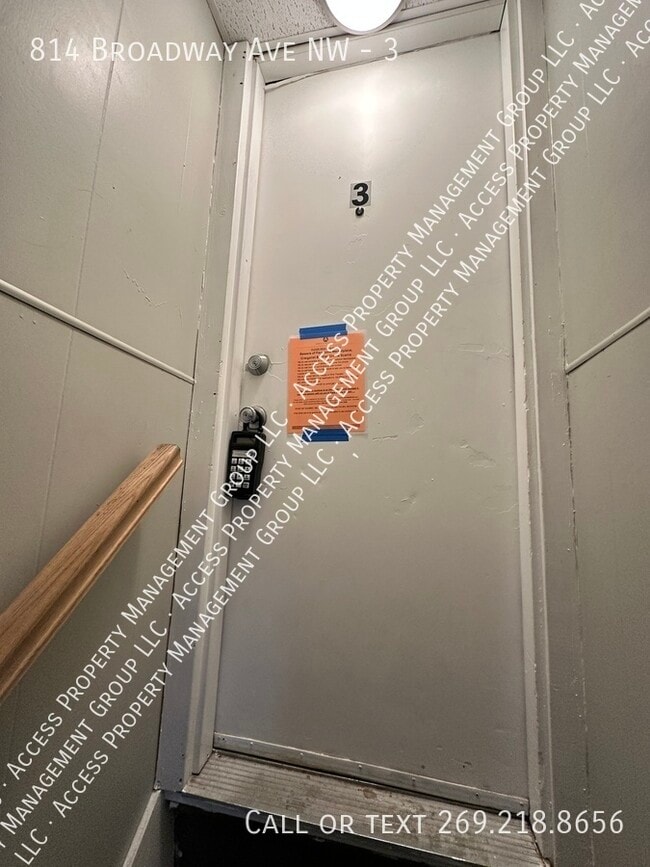 Building Photo - 814 Broadway Ave NW