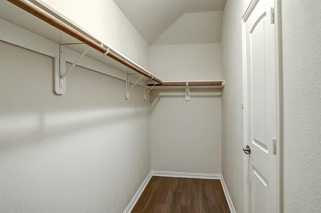 Building Photo - 24131 McKinzie Ridge Dr