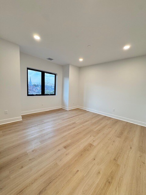 Building Photo - 85 W High St