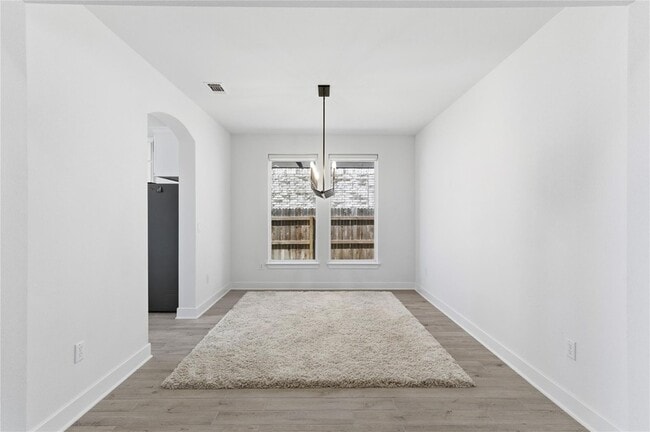 Building Photo - 396 Hollister Dr