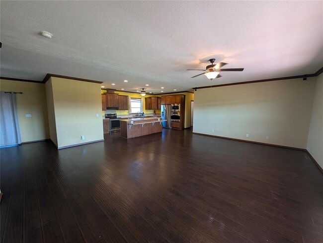 Building Photo - 13908 Kelly Dr