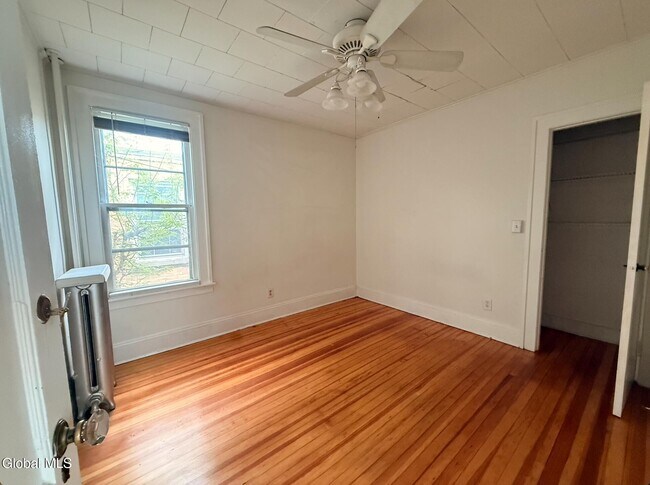 Building Photo - 602 Morris St