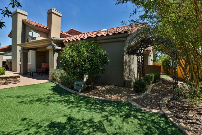 Building Photo - 1307 E Treasure Cove Dr
