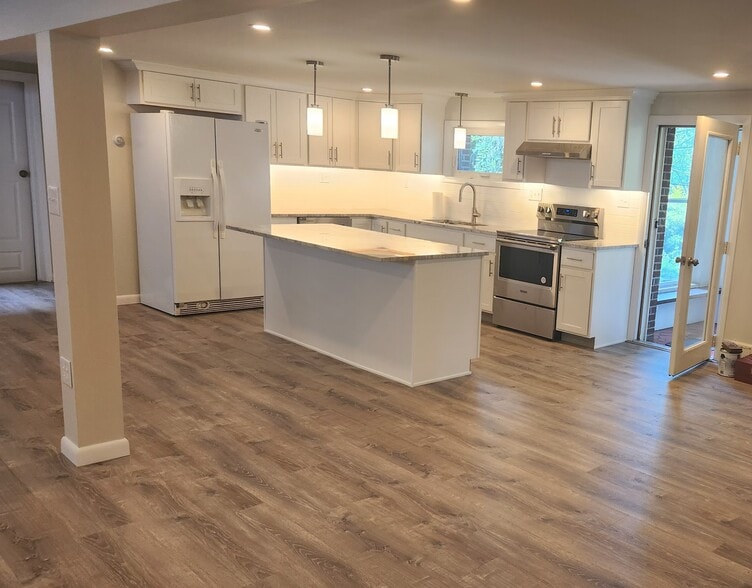 Kitchen - 2660 Fish Hatchery Rd