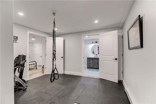 Building Photo - 142 Ferreira Ave