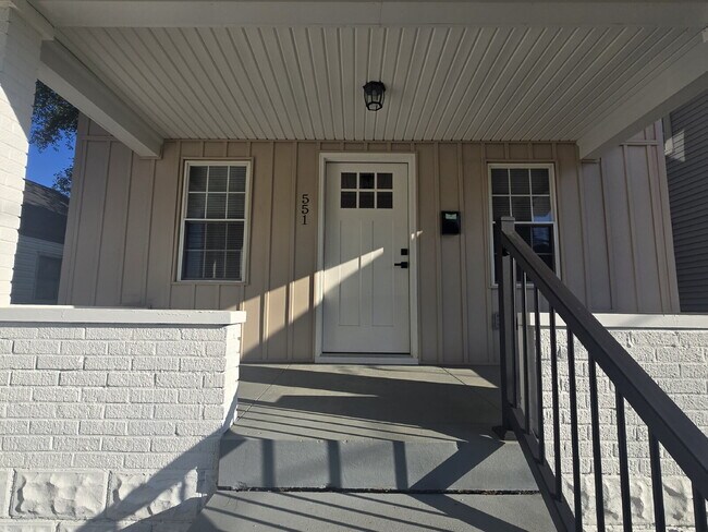 Building Photo - "Newly and beautifully remodeled 3-Bed home on Denmark Street!"