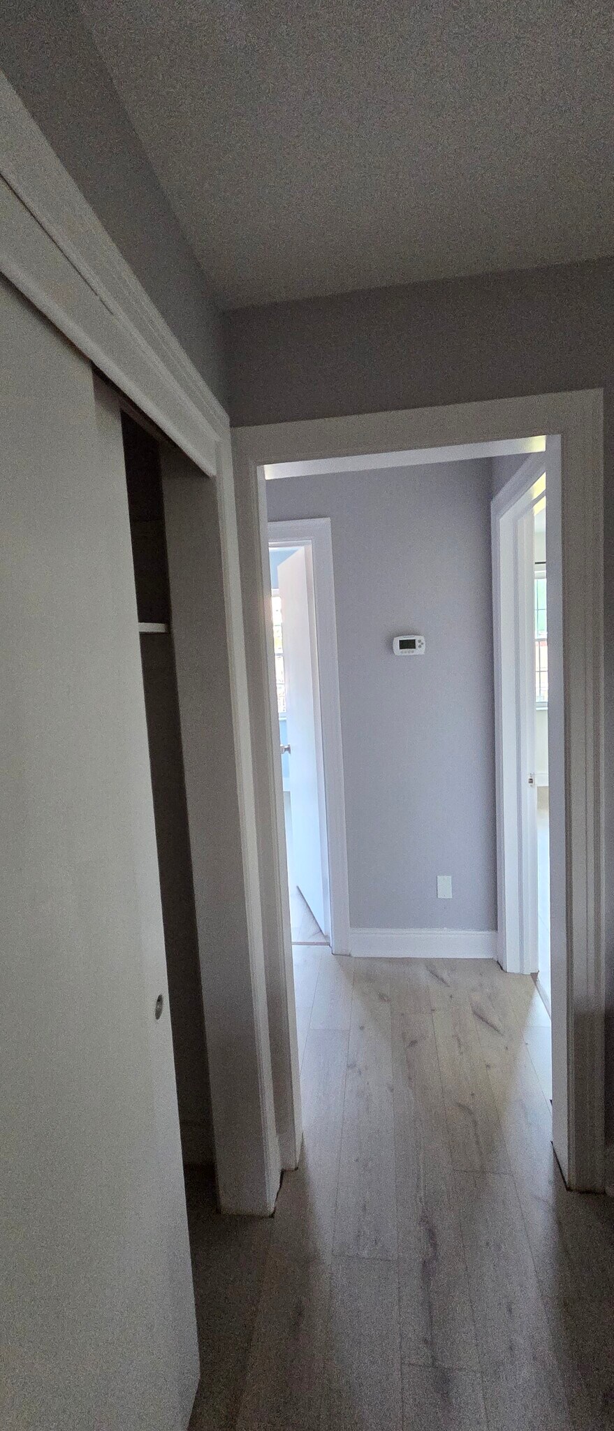 Mini Hallway - 4050 Forest Hill Ave