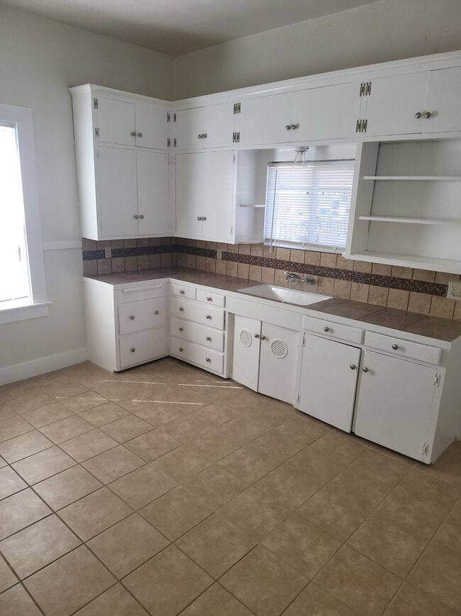 Building Photo - 2BR/1BA House for $1950 Rent and $1950 Deposit