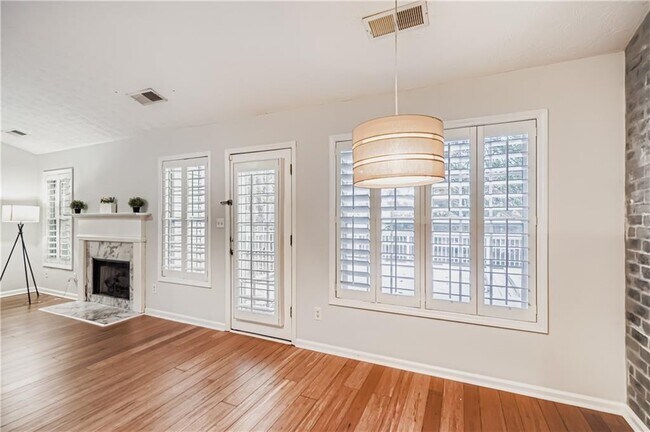 Building Photo - 1975 Heatherton Rd