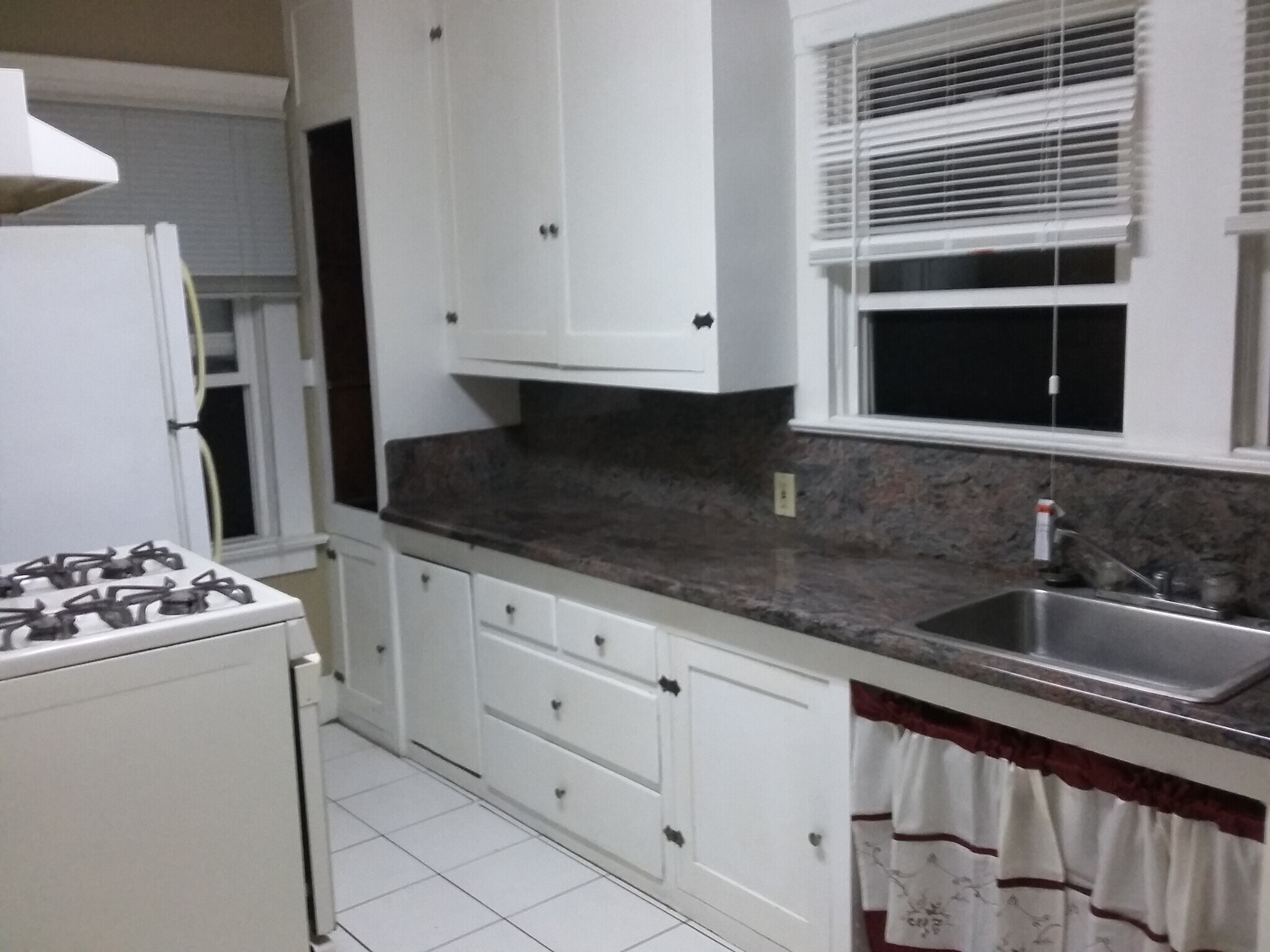 Building Photo - 2316 Brooks Ave