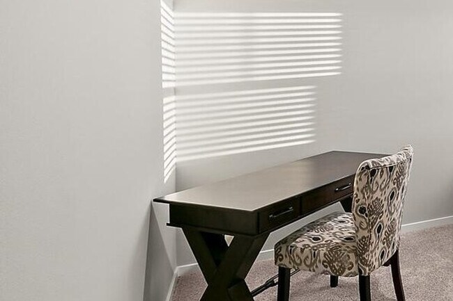 Building Photo - 10816 185th St E