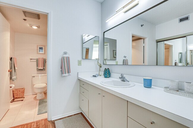 Building Photo - 1109 Gulf of Mexico Dr