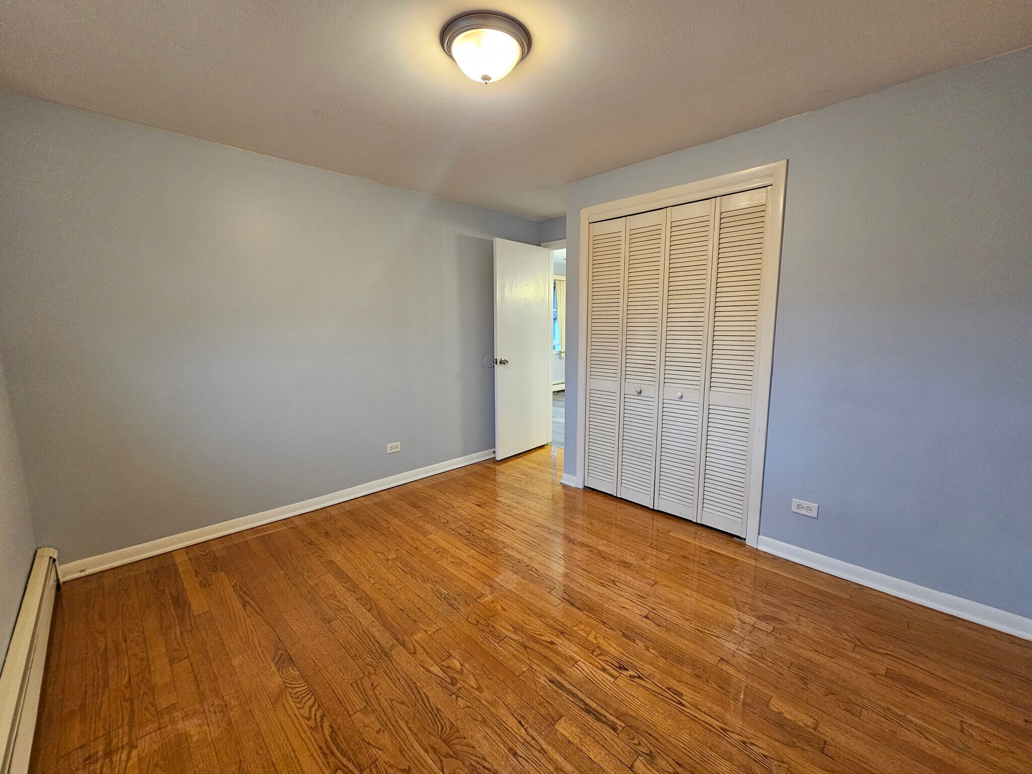 Building Photo - 4640 South Avers Avenue