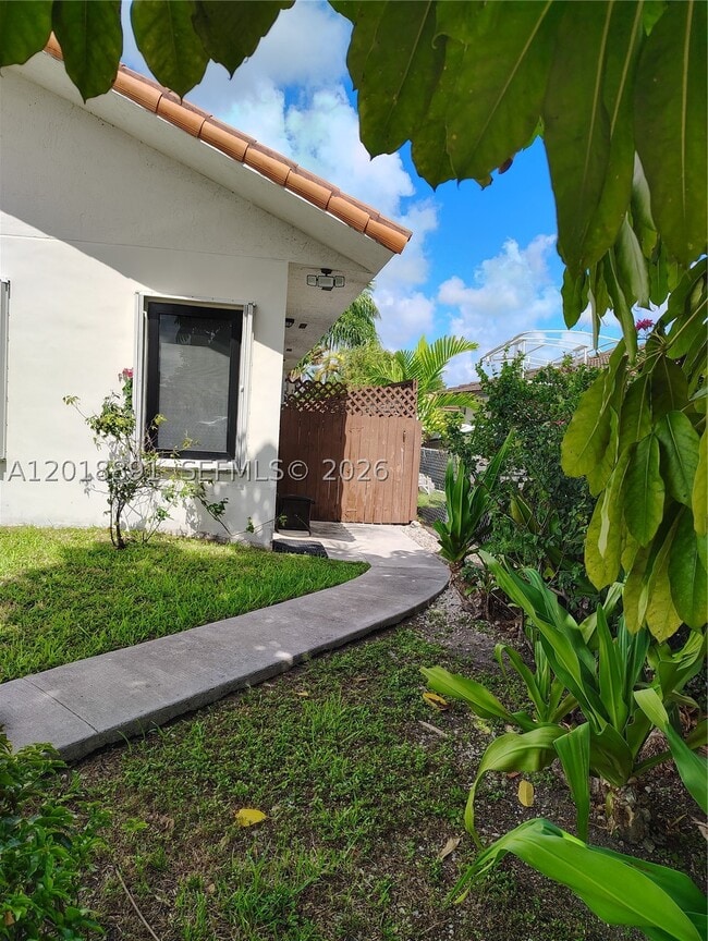 Building Photo - 1100 SW 88th Ave