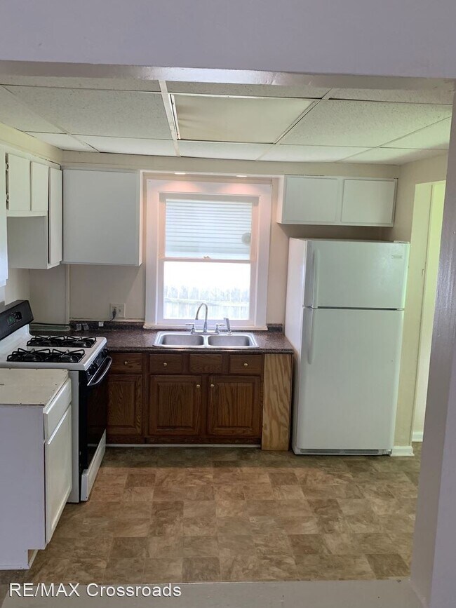 Building Photo - 3 br, 1 bath House - 404 Noah Ave.