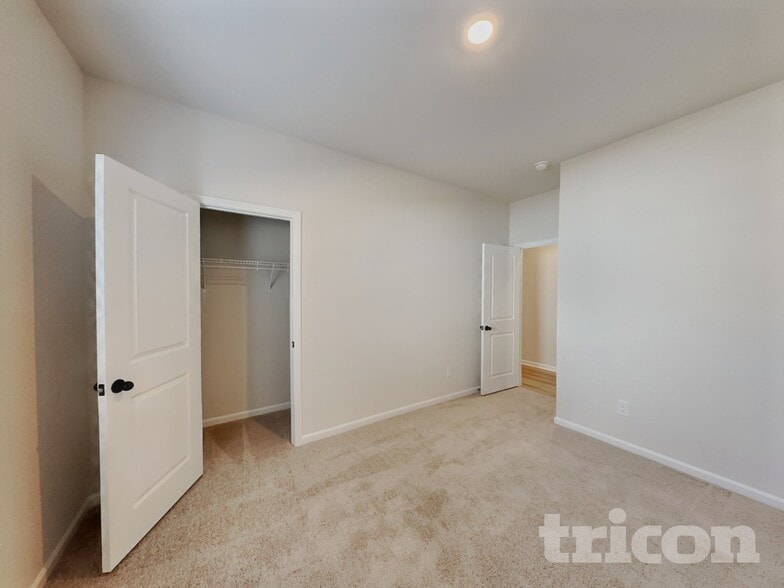 Building Photo - 107 Neuse Holw Ct