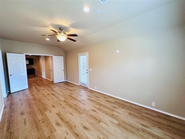Building Photo - 26914 Harmony Shores Dr