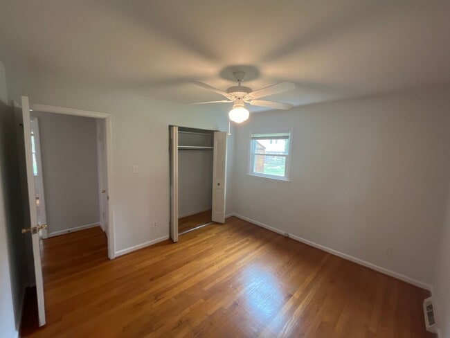 Building Photo - Move-in Ready Home Located in The Four Sea...