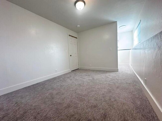 Building Photo - 327 N 270 W