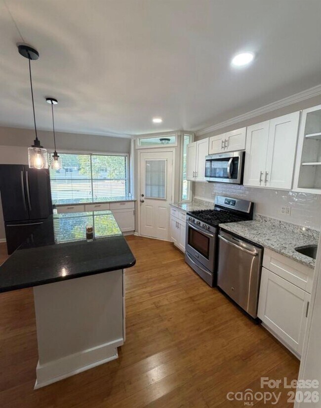 Building Photo - 4201 University Dr