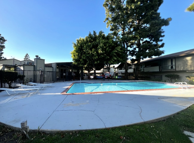 Building Photo - 806 Coriander Dr