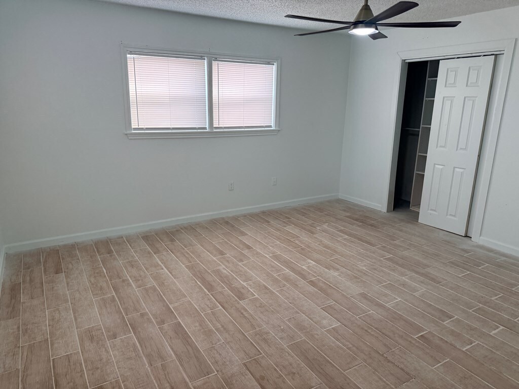 Building Photo - 2501 Redbud Ave