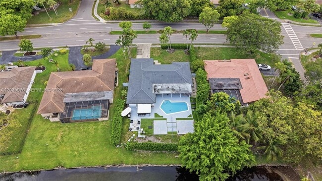 Building Photo - 9935 Ramblewood Dr