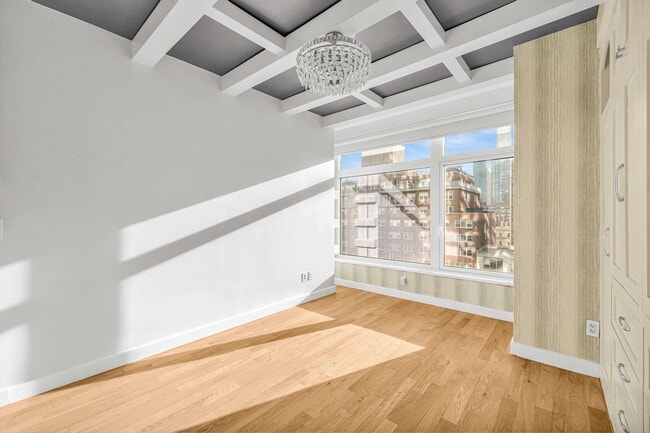 Building Photo - 400 E 67th St
