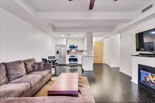 Building Photo - 7131 E Rancho Vista Dr