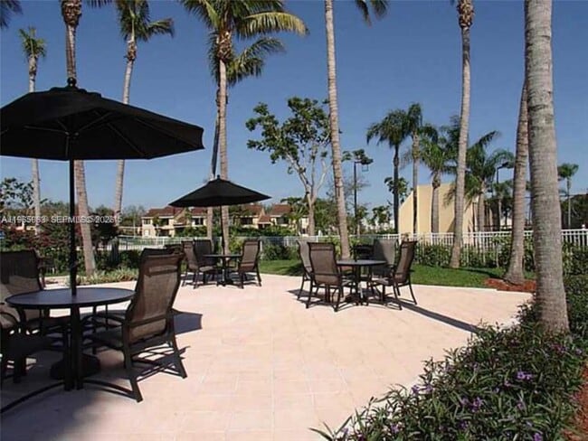 Building Photo - 651 Lyons Rd