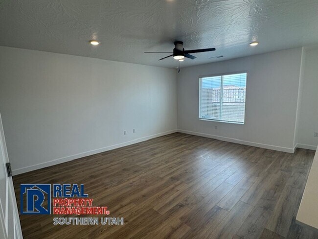 Building Photo - Long Valley Townhome with all the Amenities
