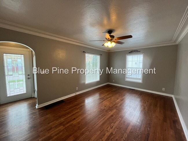 Building Photo - 745 S Higbee Ave