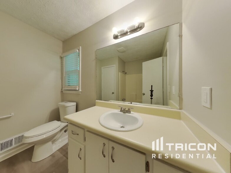 Building Photo - 167 Hardy Cir